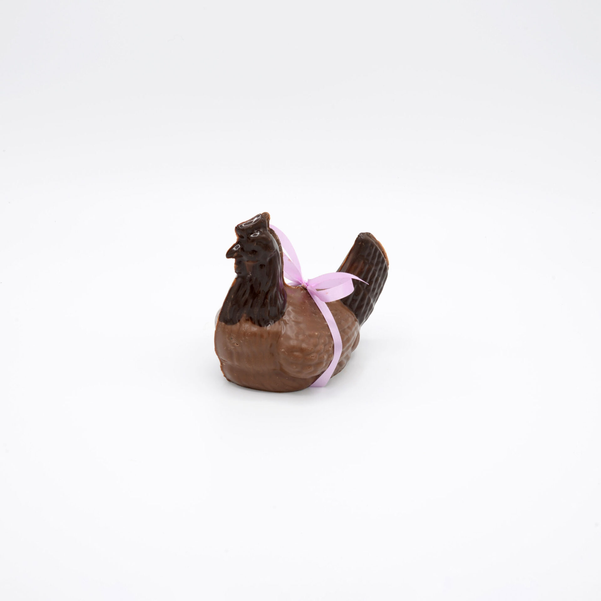 chocolat-poule-en-chocolat-lait-garnie-paques-180g poule en chocolat de paques